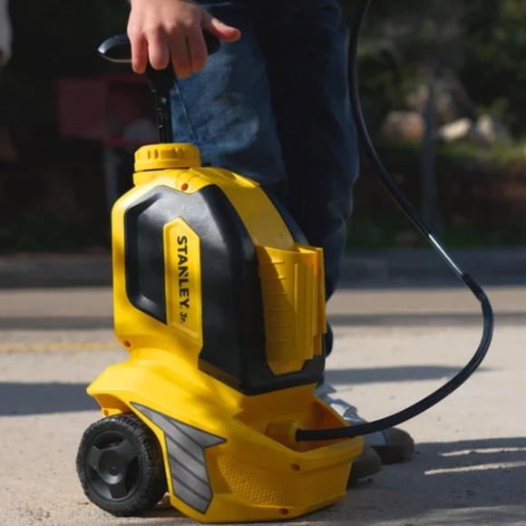 Stanley Jr. Water Pressure Cleaning Set 5 Pieces Kids Toy Ages 3+ New In Package - Picture 3 of 9